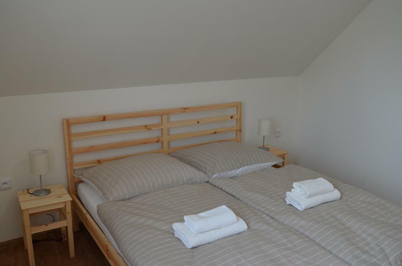 Apartment Revi *